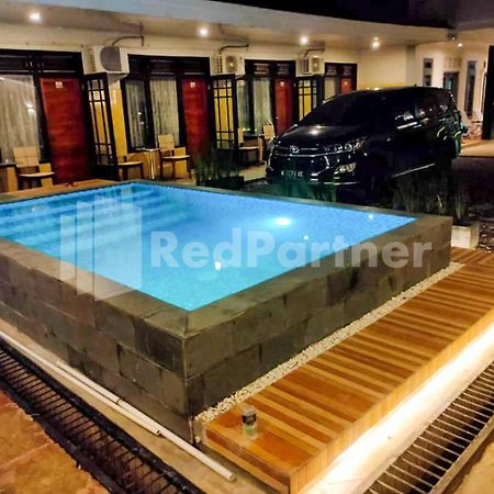 The Paragon Hotel Cilacap Redpartner Exteriér fotografie