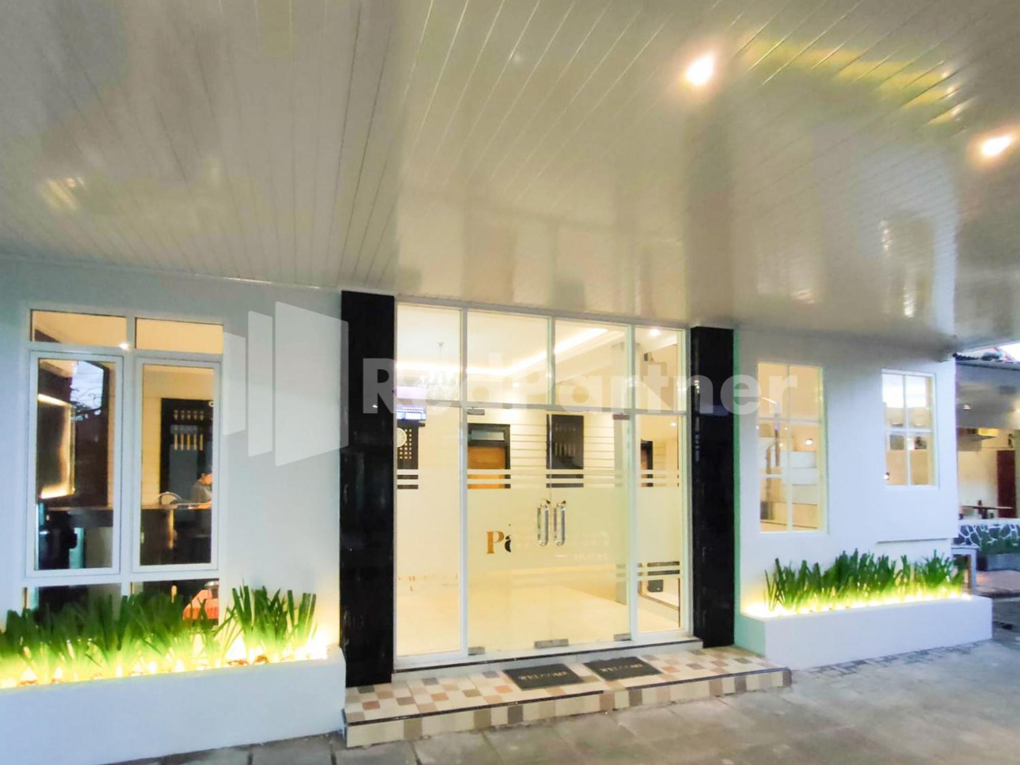The Paragon Hotel Cilacap Redpartner Exteriér fotografie